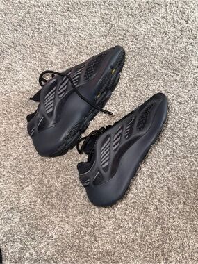 Adidas Yeezy 700 V3 - 100% Authentic